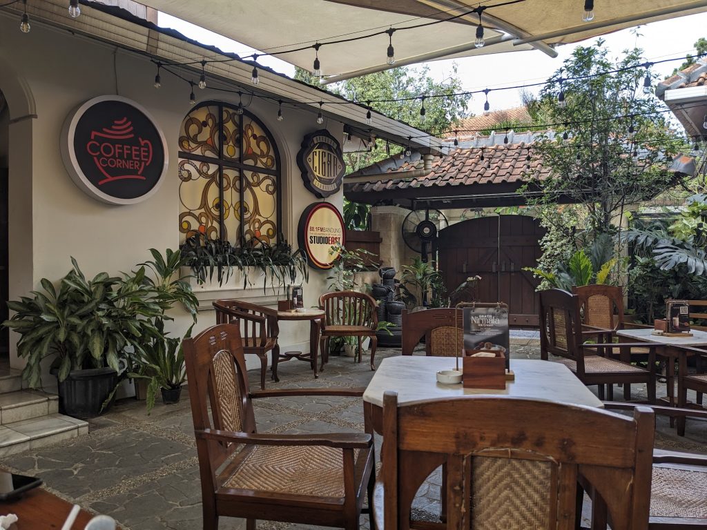 tempat makan enak bandung